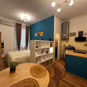 Regina Ai Navigli - Sky Tv, Wifi And Breakfast Box , Milan Italie