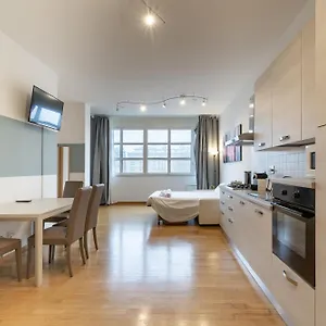 4 Star Family & Friends - Self Check-in , Bologne Italie
